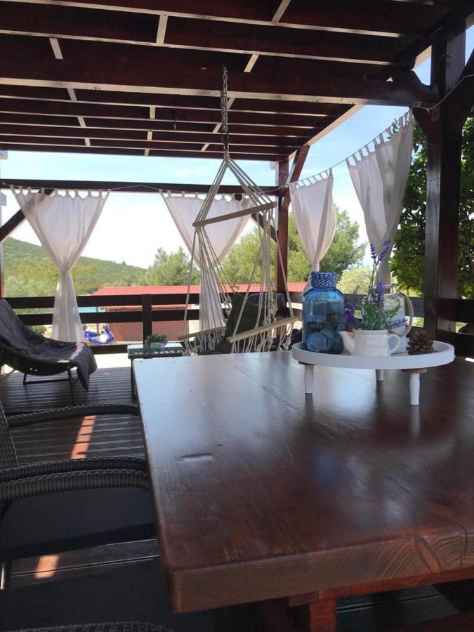 Mobile Home Tomic Tisno Εξωτερικό φωτογραφία