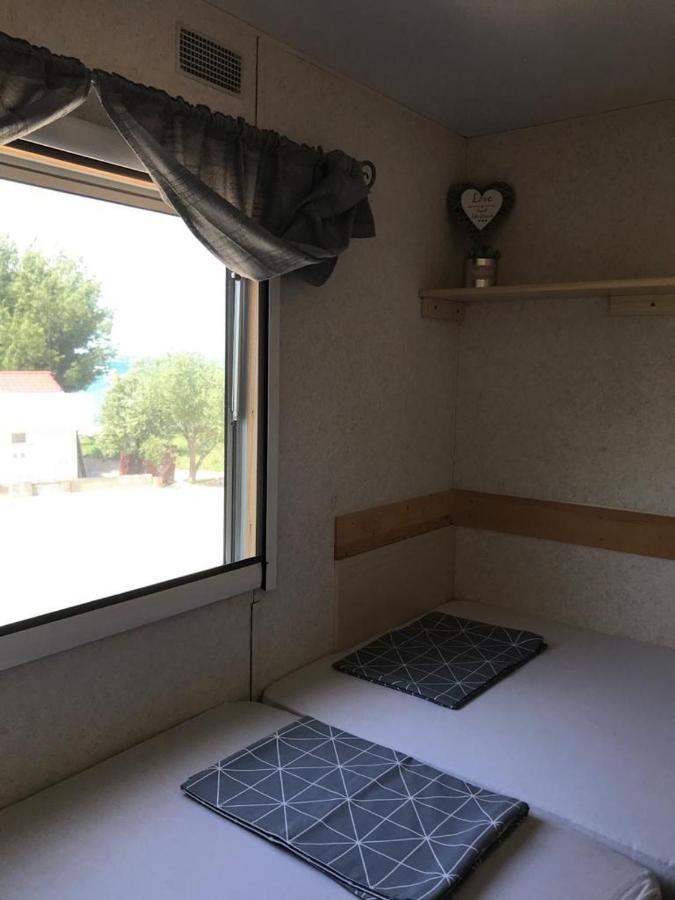 Mobile Home Tomic Tisno Εξωτερικό φωτογραφία